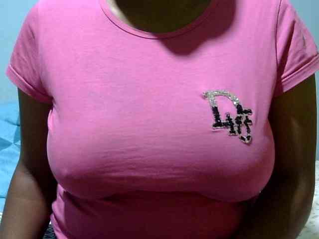 Prettydomina webcam