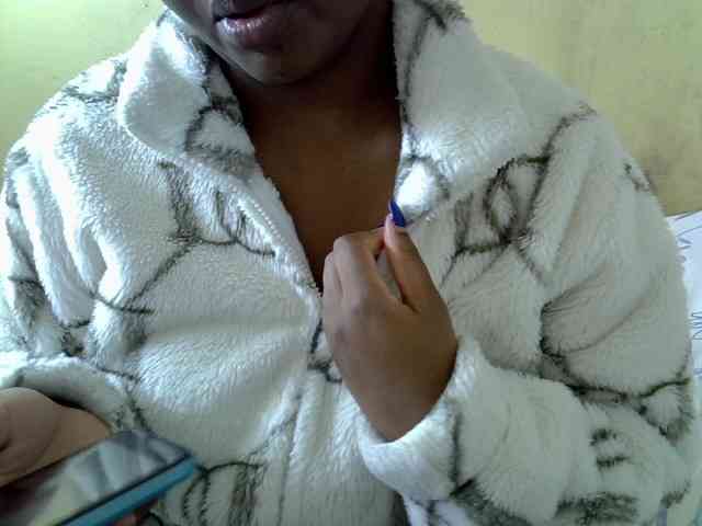 Prettydomina webcam