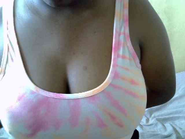 Prettydomina webcam