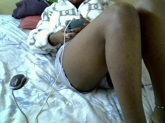 Prettydomina webcam