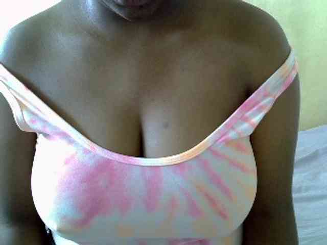 Prettydomina webcam