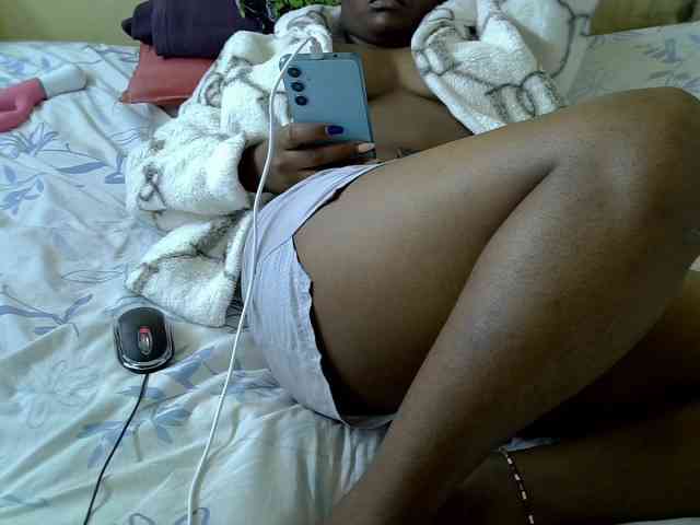 Prettydomina webcam