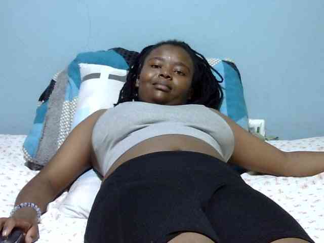 Prettydomina webcam