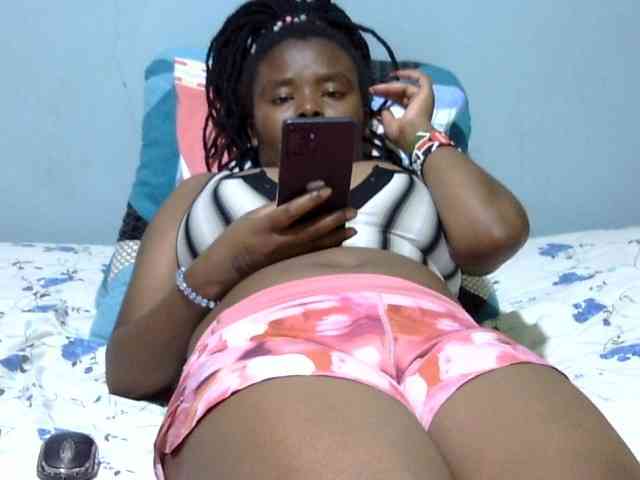 Prettydomina webcam