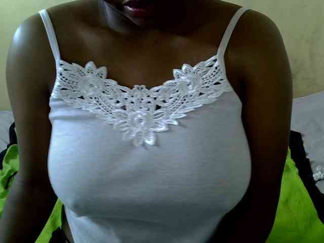 Prettydomina webcam