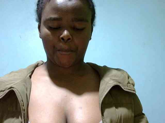 Prettydomina webcam