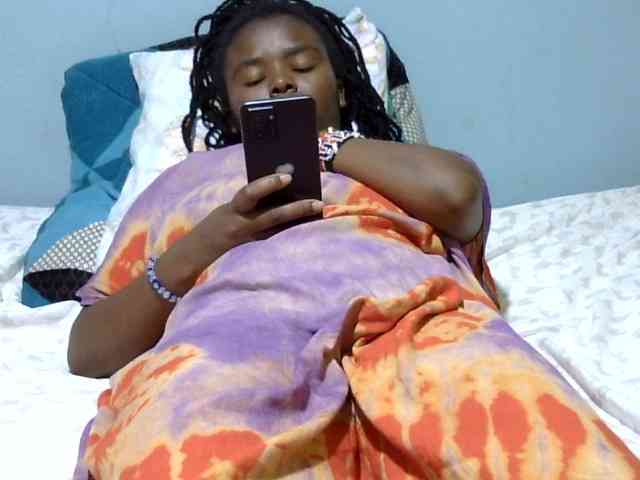 Prettydomina webcam