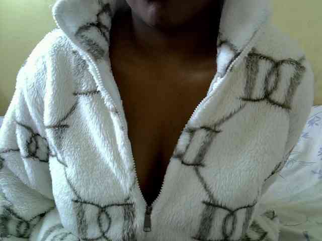 Prettydomina webcam