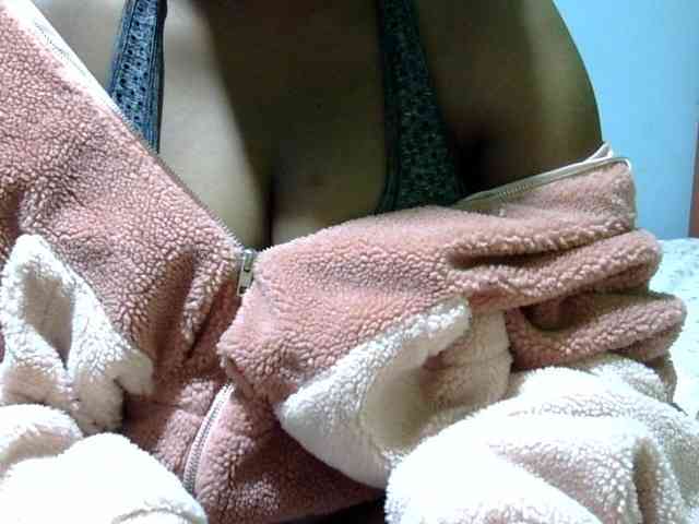 Prettydomina webcam