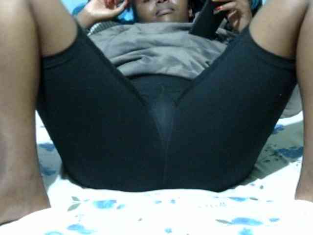 Prettydomina webcam