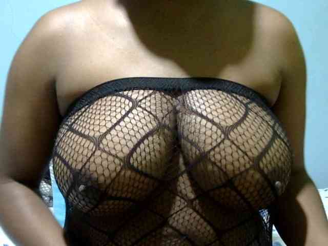 Prettydomina webcam