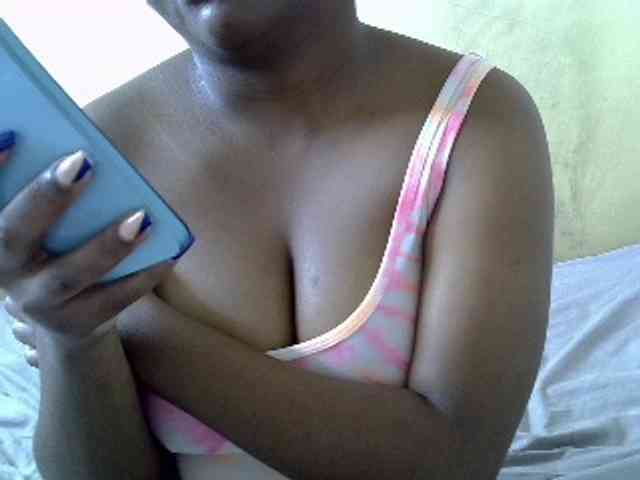 Prettydomina webcam