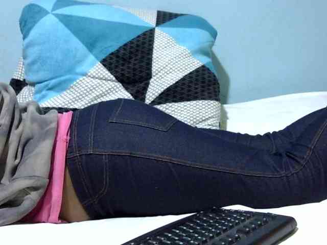 Prettydomina webcam