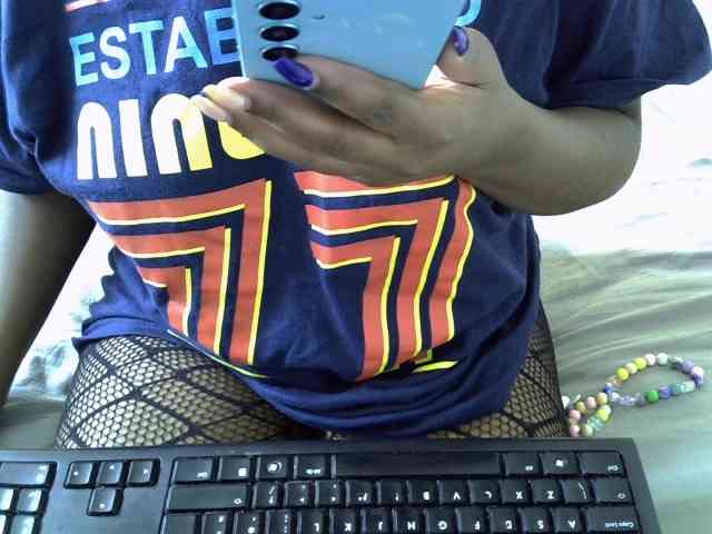 Prettydomina webcam