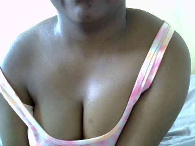 Prettydomina webcam