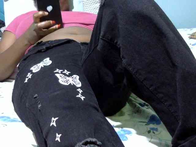 Prettydomina webcam
