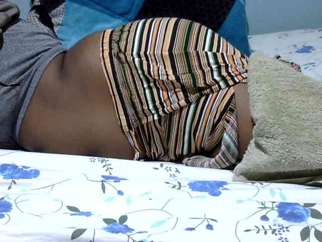 Prettydomina webcam