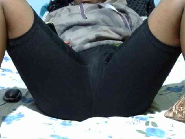 Prettydomina webcam