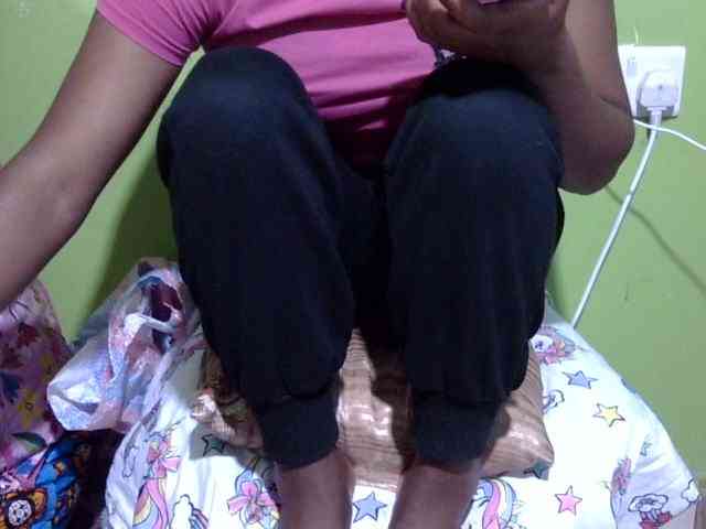 Prettydomina webcam