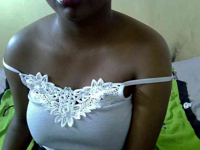 Prettydomina webcam