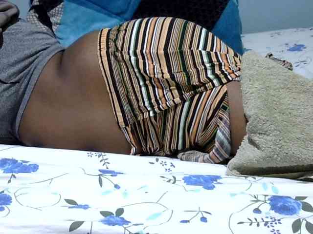 Prettydomina webcam