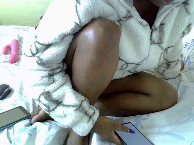Prettydomina webcam