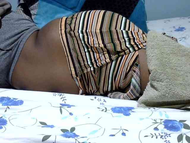 Prettydomina webcam