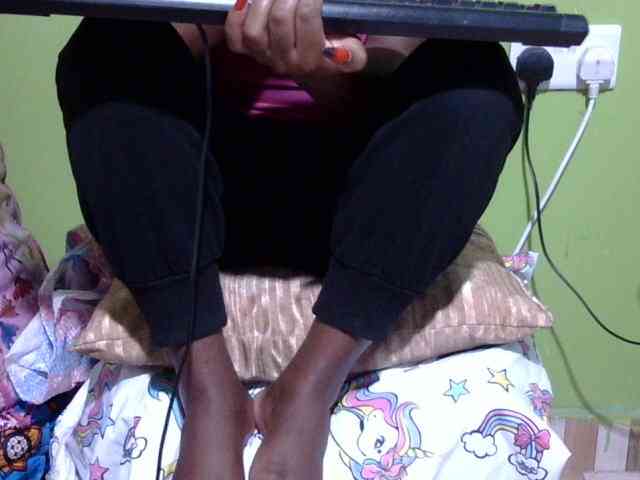 Prettydomina webcam
