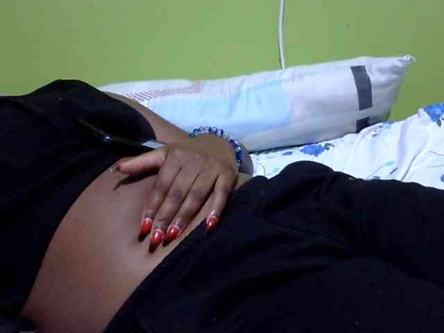 Prettydomina webcam