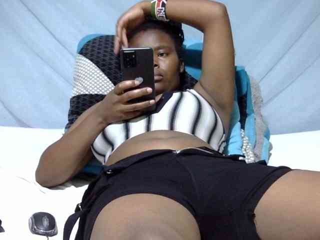 Prettydomina webcam