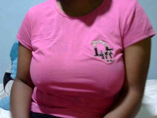 Prettydomina webcam