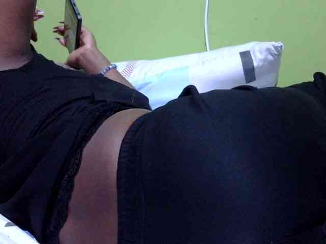 Prettydomina webcam