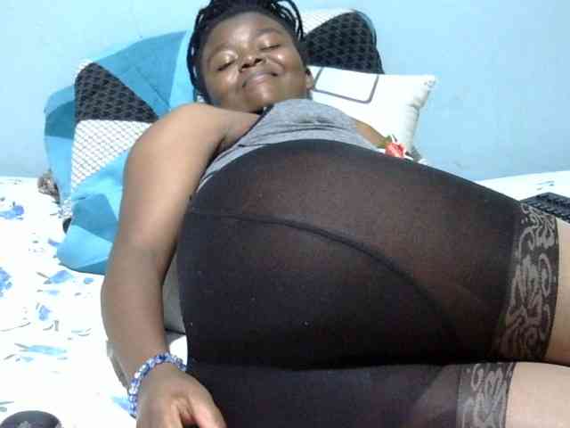 Prettydomina webcam