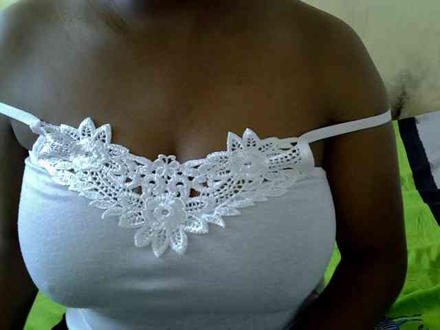 Prettydomina webcam