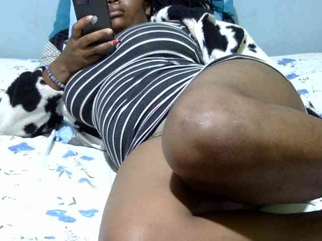 Prettydomina webcam