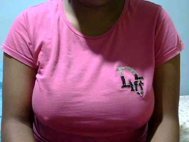 Prettydomina webcam