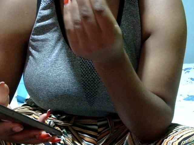 Prettydomina webcam
