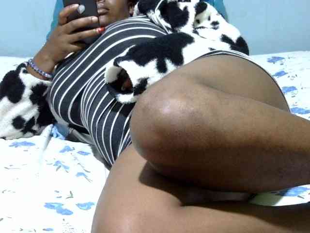 Prettydomina webcam