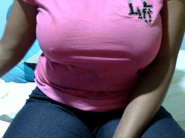 Prettydomina webcam