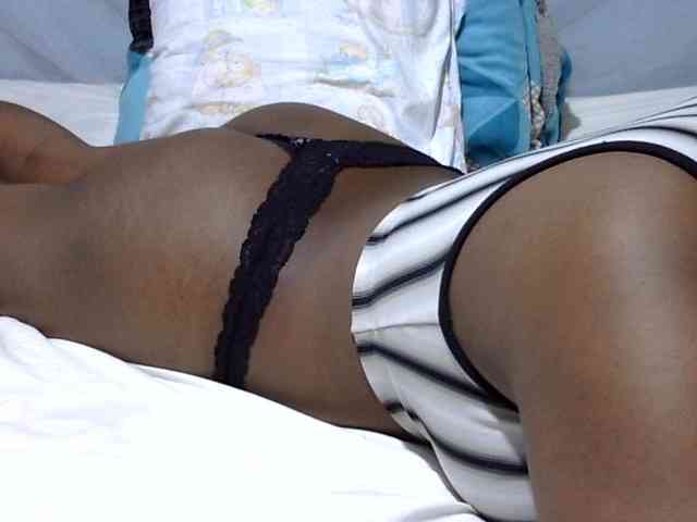 Prettydomina webcam