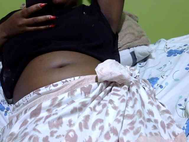 Prettydomina webcam
