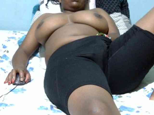 Prettydomina webcam