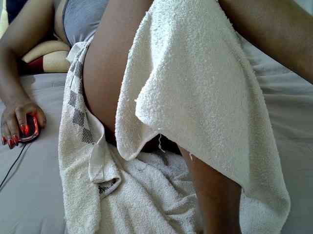 Prettydomina webcam
