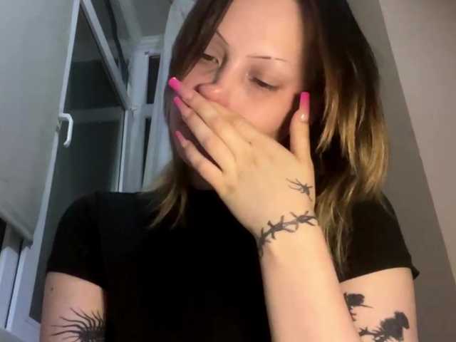 milania4go live cam on BongaCams