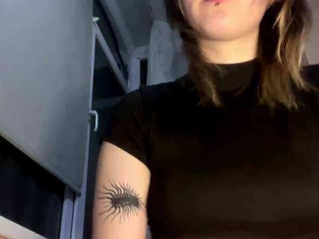 milania4go live cam on BongaCams