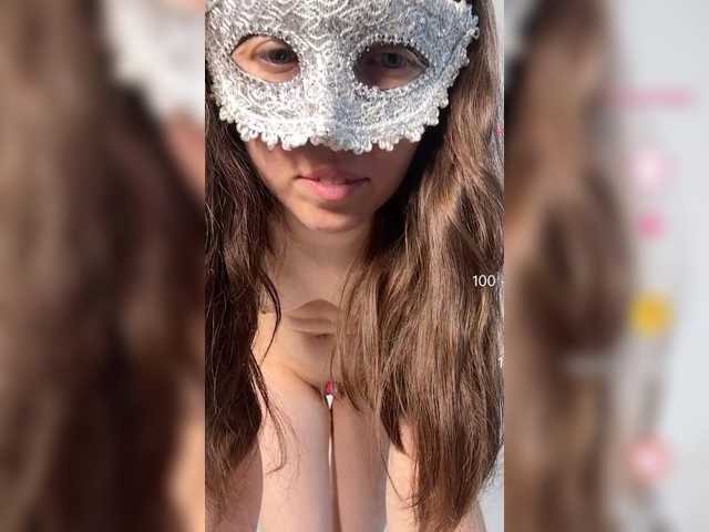 Jujunia live webcam show