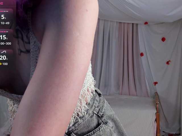 Crazykitta live cam on BongaCams