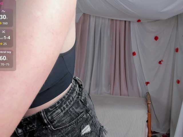 Crazykitta live cam on BongaCams