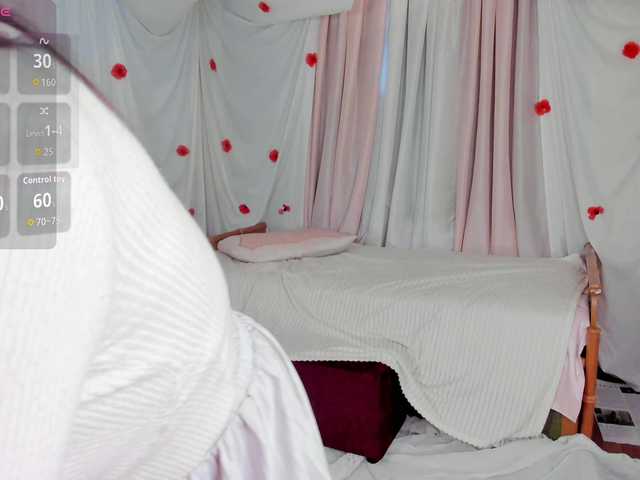 Crazykitta live cam on BongaCams