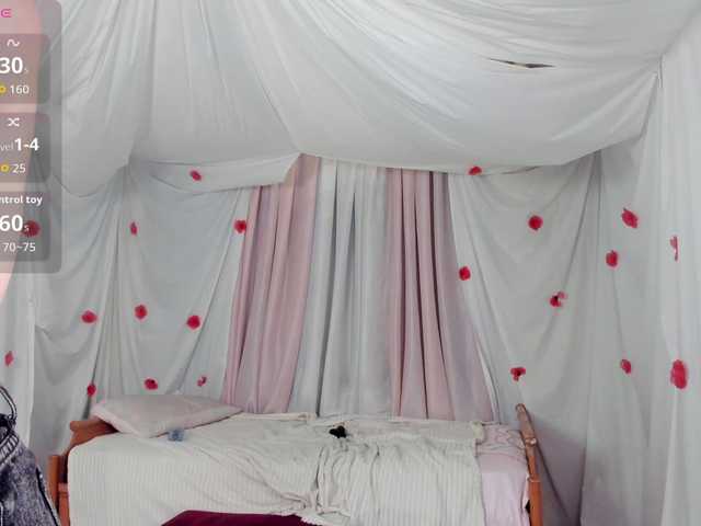 Crazykitta live cam on BongaCams
